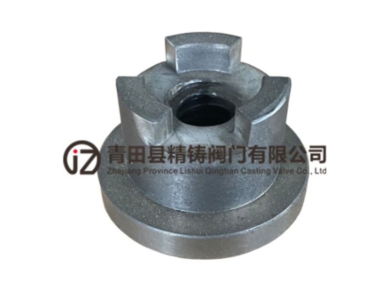 D2螺母與銅螺母的對(duì)比，無(wú)論是耐腐蝕性，耐熱性，機(jī)械強(qiáng)度性能等都要遠(yuǎn)遠(yuǎn)勝于傳統(tǒng)的銅螺母